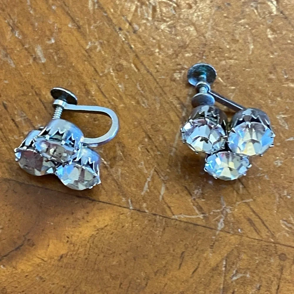 Vintage Clear Crystal Rhinestone Earrings Screw Back Silver Tone Made In Austria